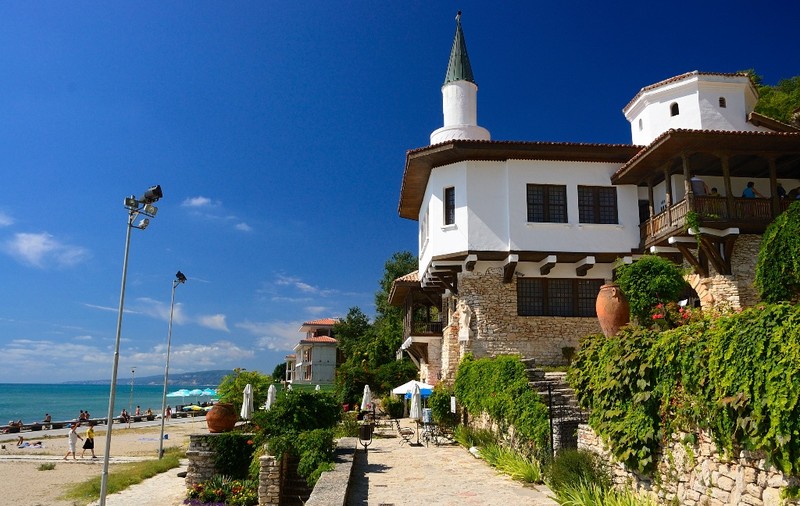 (P) Balcic, orășelul alb de pe coasta Mării Negre