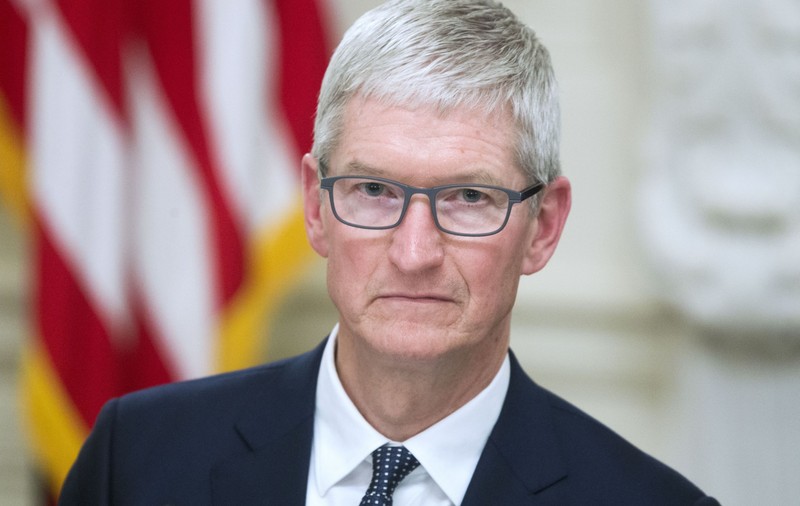 Tim Cook, plătit cu 750 de milioane de dolari, la împlinirea a 10 ani în funcţia de șef al Apple
