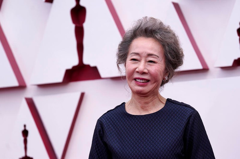 Youn Yuh-jung, pe covorul roșu | Foto: EPA