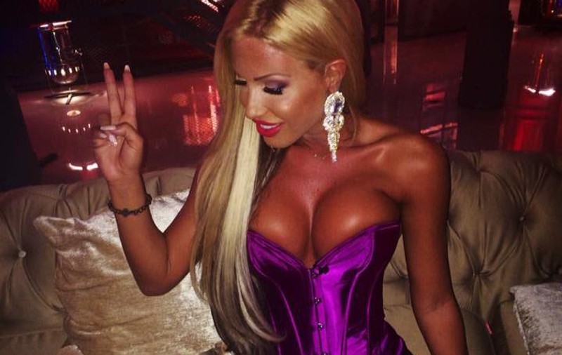 Show păcătos cu Loredana Chivu într-o comună din Gorj. A dansat toată noaptea în club / VIDEO