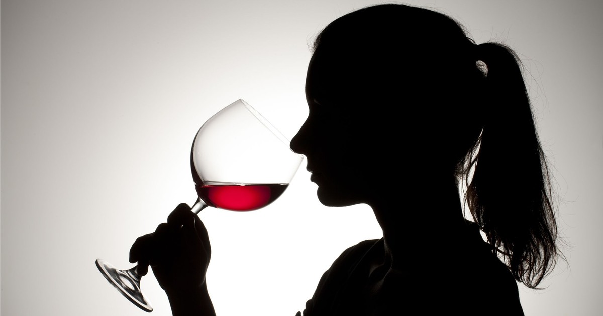 Cum eviți efectele abuzului de vin roșu?