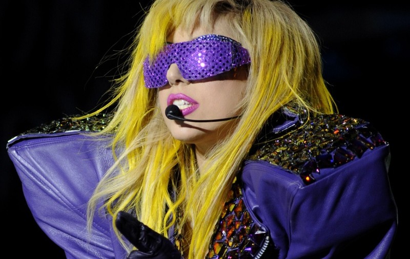 Lady GaGa vrea să cunune cuplurile de homosexuali