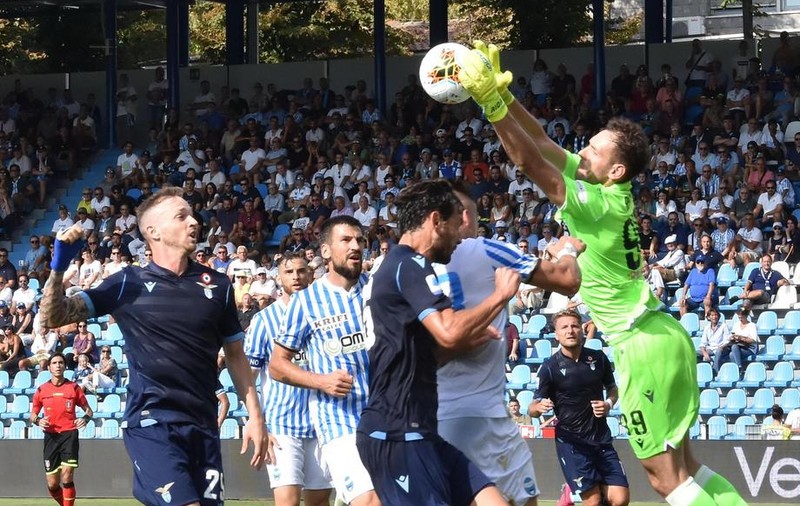 Meciuri tari în Europa. Lazio pierde la Spal Ferrara. Chiricheș a luat patru la Roma