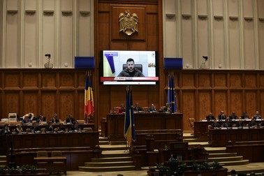 Pe 4 aprilie 2022, Volodimir Zelenski a transmis un mesaj în Parlamentul României, în care a spus inclusiv că „vreau să încep un dialog cu România pentru protecția minorității românești din Ucraina, să se asigure toată susținerea”, precizând că va face asta „când situația va permite”. Foto: Dumitru Angelescu / Libertatea
