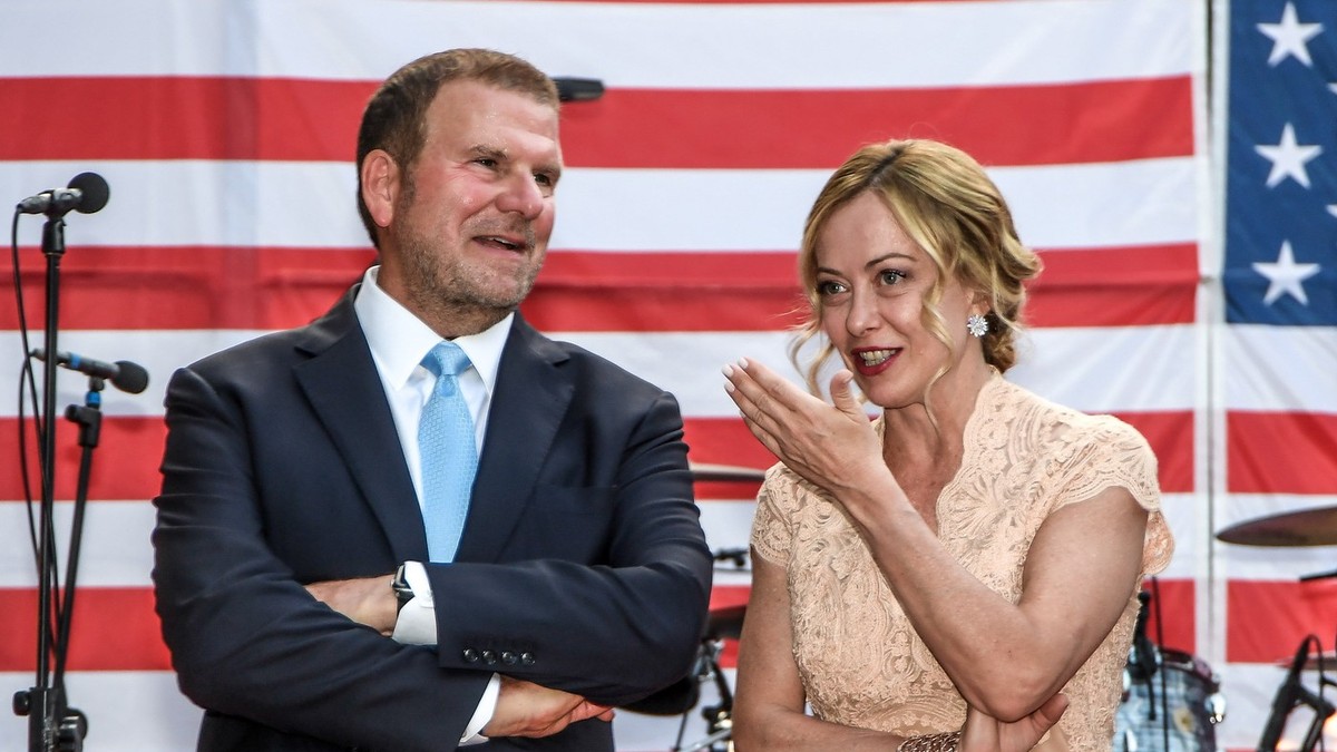 Ambasadorul Tilman Fertitta și Giorgia Meloni, la Villa Taverna din Roma, de Ziua Independenței SUA Foto: Profimedia