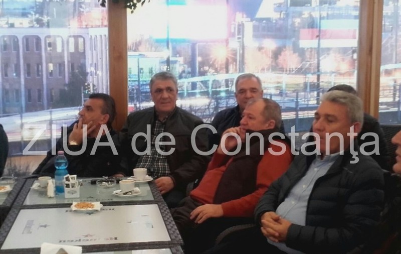 Meciul Halep - Garcia, urmărit de apropiații liderului WTA în cafeneaua Simonei din Constanța / VIDEO