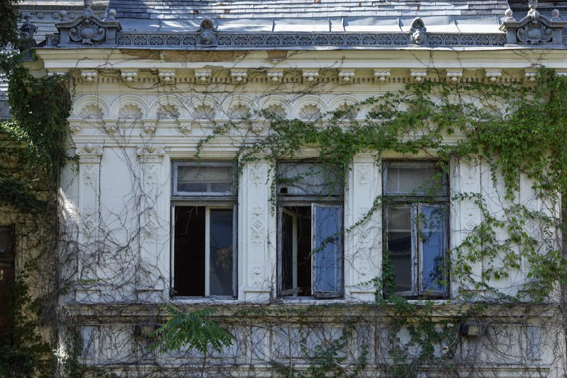Palatul „Maurice Blank”, bijuteria din centrul Bucureștiului care nu-și găsește cumpărător