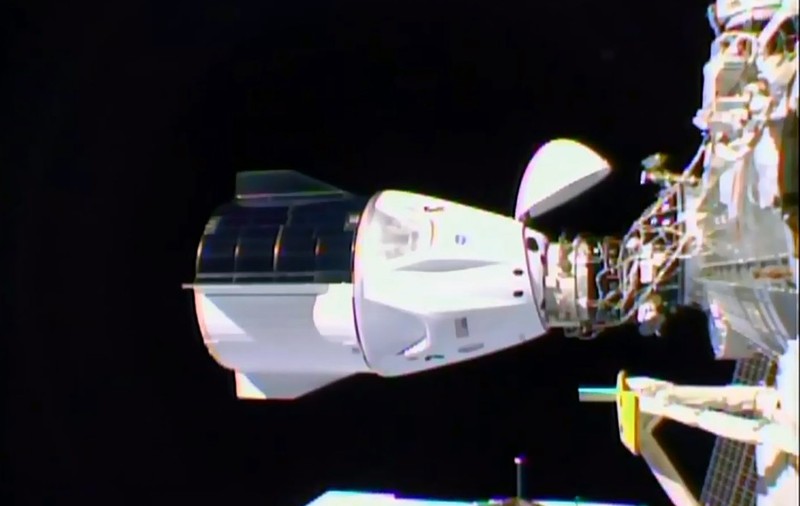 Capsula companiei SpaceX, cu patru astronauți, a ajuns pe Stația Spațială Internațională
