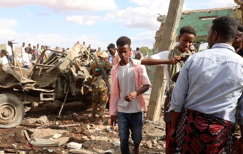 Cel puțin 20 de morți în Somalia, în urma unui atac sinucigaș cu o mașină-capcană