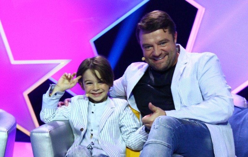VIDEO EXCLUSIV / Andrei Duban și soția, prima despărțire de fiul lor. ”Când l-am revăzut, am sărit pe el ca la fotbal!”