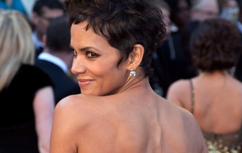 Halle Berry, călcată de hoţi?