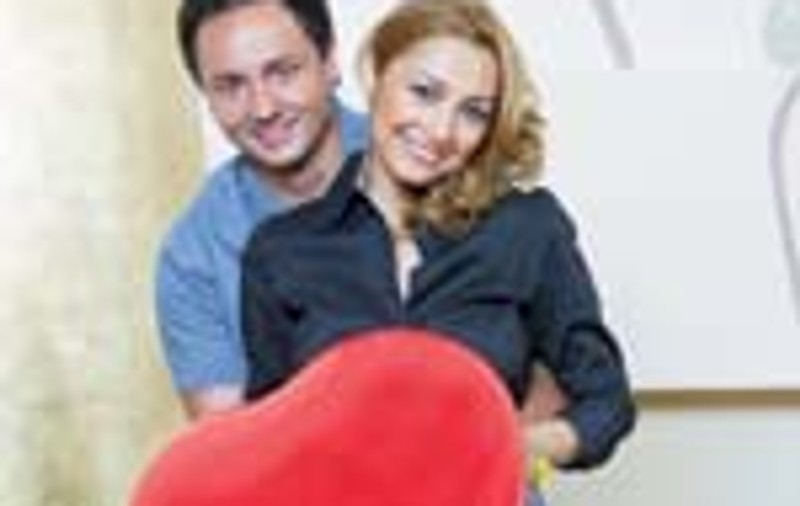 Andra il hraneste pe Maruta cu salata si spanac