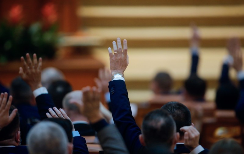 Legea avertizorilor de integritate, modificată de urgență pentru a debloca a doua tranșă de bani din PNRR. ActiveWatch salută „îndreptarea legii în ce privește raportarea anonimă”