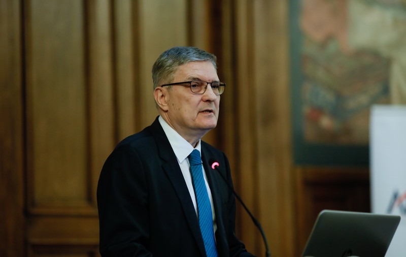 Consiliul Fiscal avertizează din nou asupra deficitului: va trece de 7% din PIB. Cheltuielile trebuie să scadă! Fondul de rezervă, pușculiță discreționară