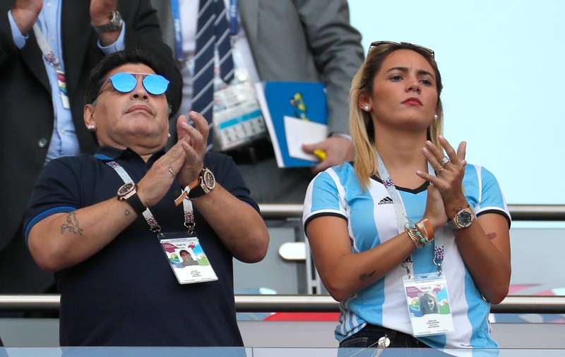 Diego Maradona se însoară a doua oară! După beție, i-a venit mintea la cap?