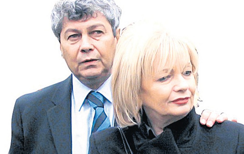 Neli Lucescu a căzut pe scările unui anticariat şi şi-a fracturat umărul!