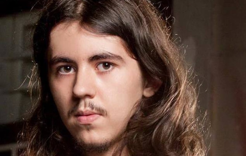 Tatal lui Alex Iancu, al 59-lea mort din Colectiv, dezvăluiri șocante din spital. “Lifturi care cară şi mâncare, şi cadavre şi răniţi, şi boală”