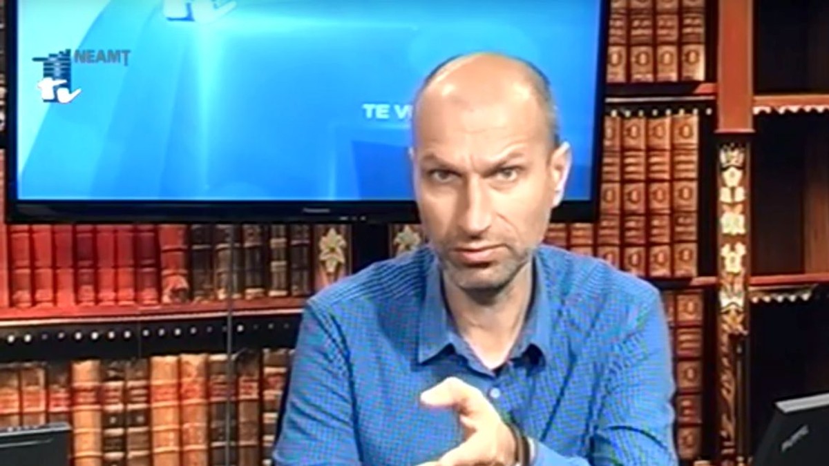 Astrologul Ioan Burculet, previziuni îngrijorătoare pentru România. Urmează catastrofe naturale, mișcări de stradă și căderea Guvernului. Totul are legătură cu luna plină
