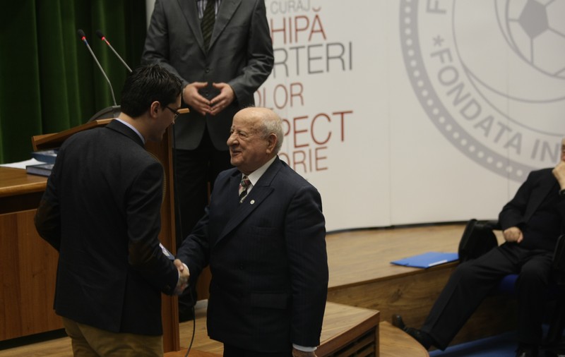 Plenara de la Casa Fotbalului: FRF şi LPF au premiat doi generali comunişti