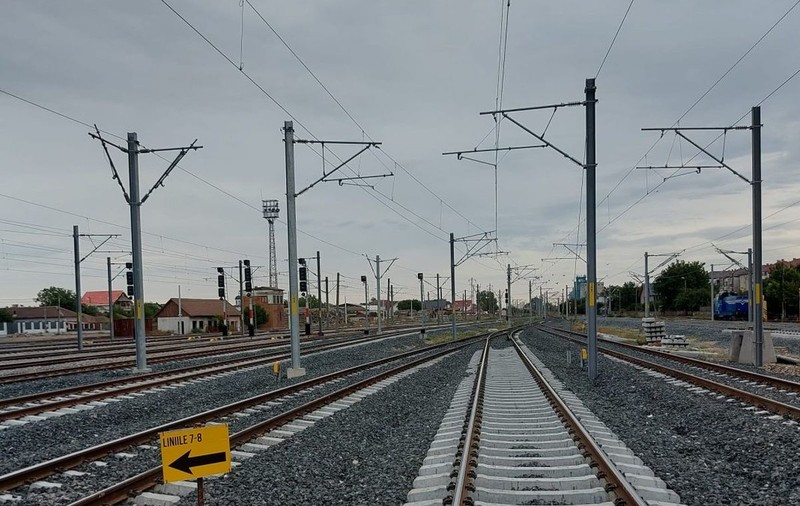 Un mecanic de locomotivă a falsificat semnătura impiegatului și era să provoace un accident feroviar grav. Acum riscă pușcăria