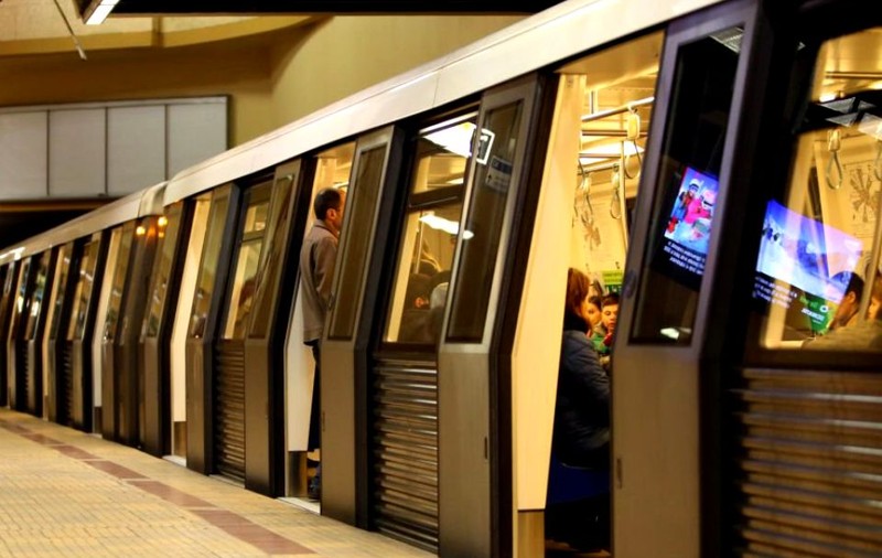 Un bărbat a încercat să-și ia viața la metrou! Medicii au fost nevoiți să-i amputeze o mână