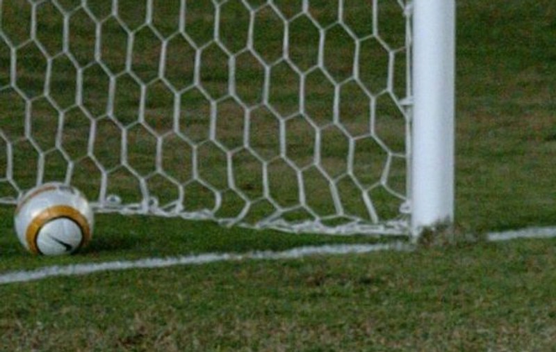 Un portar a fost implorat de arbitru să apere un penalty
