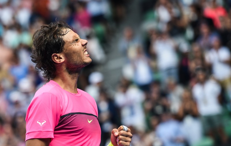 Vântul i-a făcut-o lui Rafael Nadal. Un copil de mingi i-a sărit în ajutor / VIDEO 