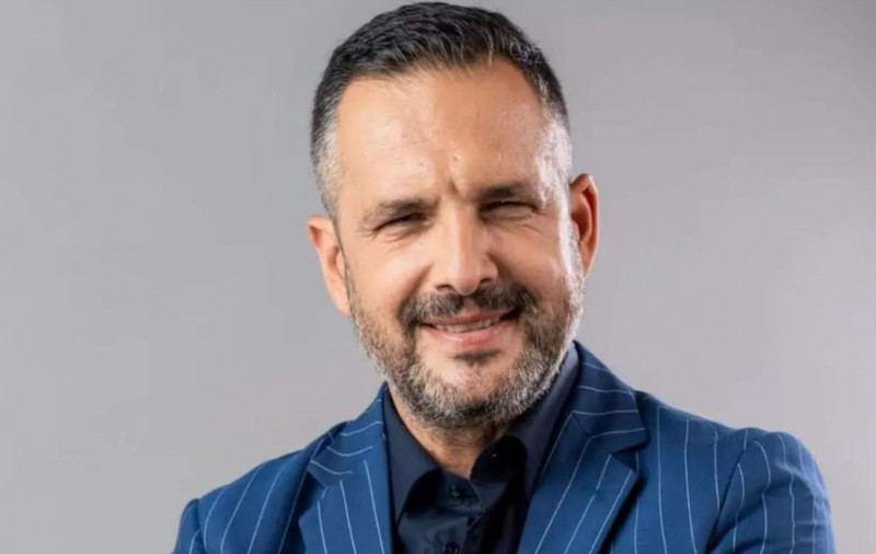 Dezvăluirea făcută de Mădălin Ionescu despre soția lui, după ce a încheiat contractul cu Antena Stars. „Veșnica manie a multora de a găsi un țap ispășitor pentru propriile neîmpliniri...”