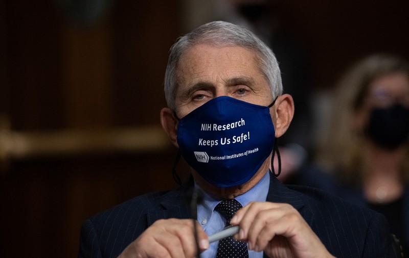 Anthony Fauci susține că a venit momentul ca purtarea măștii să devină obligatorie în SUA