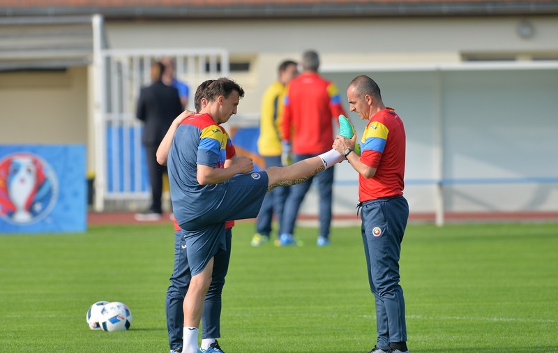 Euro 2016. Agitație la Napoli. Fundașul care-l ține rezervă pe Vlad Chiricheș a intrat în gura fanilor și vrea să plece