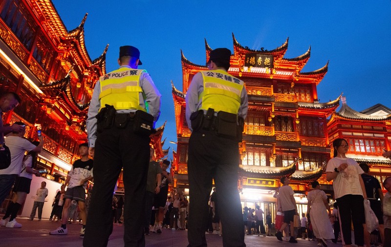 Persoanele din Shanghai costumate de Halloween au fost ridicate de pe străzi de polițiștii chinezi
