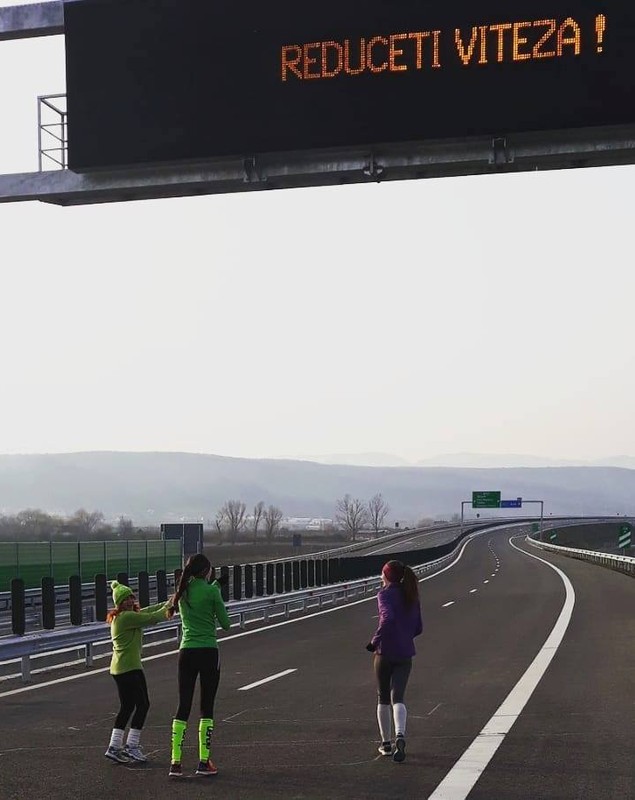 Lotul 3 al Autostrăzii Sebeş-Turda, folosit de sportivi ca pistă de antrenamente. Porțiunea, nerecepționată din cauza deficiențelor