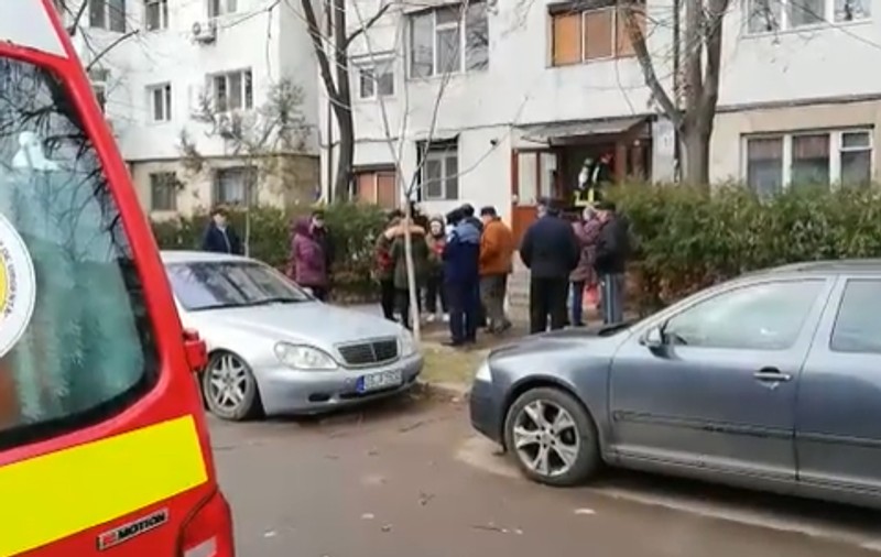 Bloc din Galați, evacuat după ce locatarii au reclamat prezența unui miros suspect