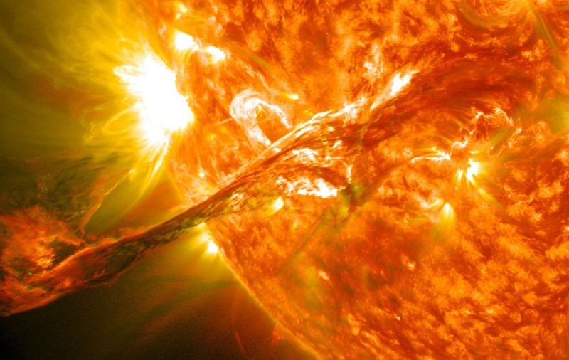 O erupție cosmică uriașă, echivalentă cu 10 trilioane de bombe cu hidrogen pe secundă, observată în spațiu