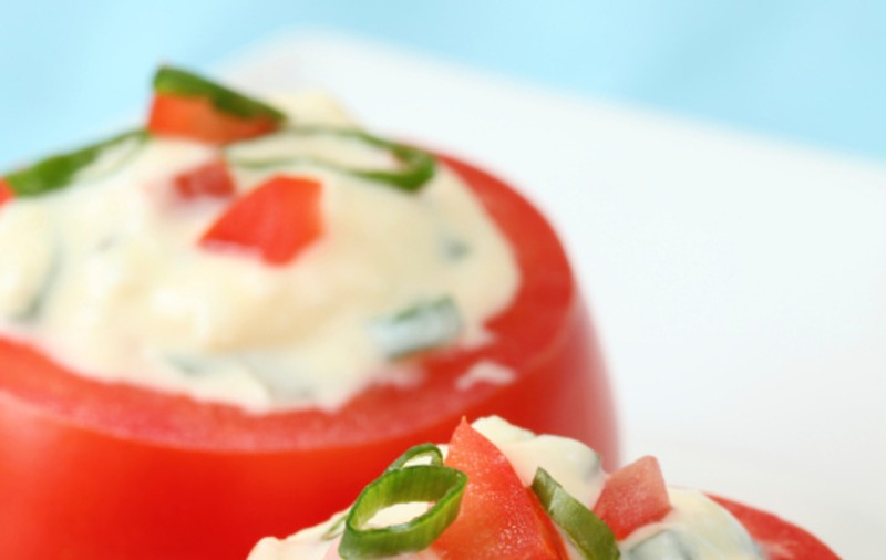 Reţete: Aperitiv cu roşii umplute