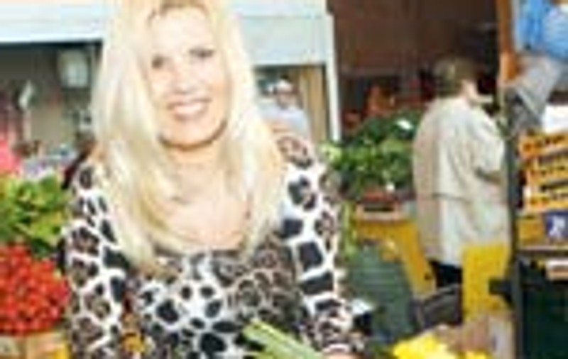 Am fost la piata cu Elena Udrea