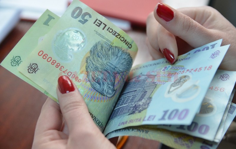Jumătate din angajații care câștigă peste 1.000 de euro lunar sunt în București. Topul judeţelor cu cele mai multe salarii mari