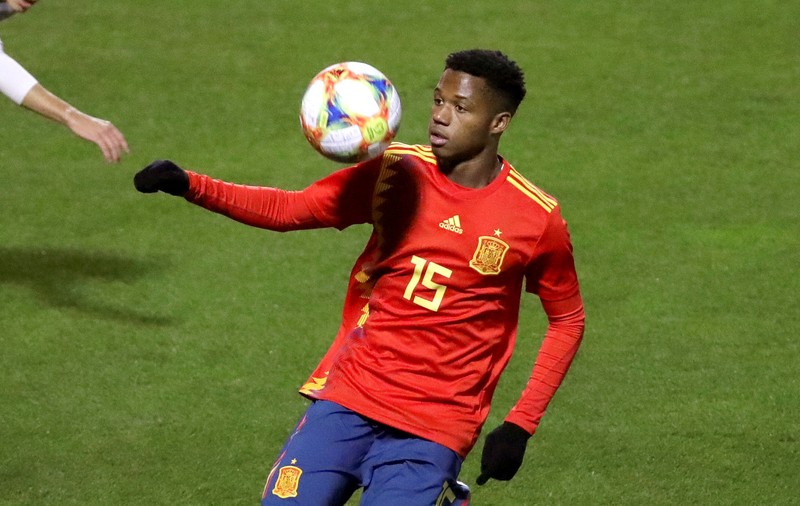 Clauză de 170 de milioane de euro pentru un fotbalist de 17 ani de la FC Barcelona