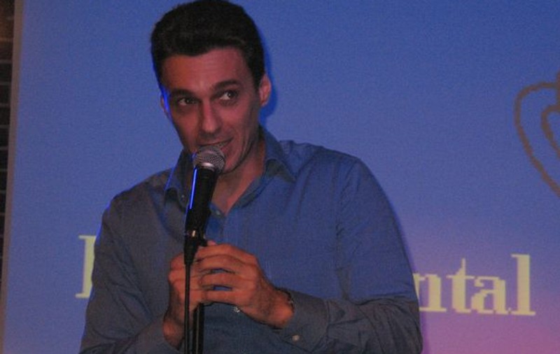 Mircea Badea prezintă ştirile la Antena 3