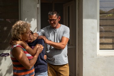 Cu o zi înainte ca familia să se întoarcă în Franța, iar Amalia la apartamentul de tip familial din București