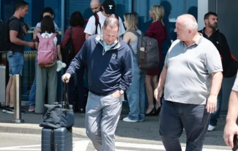 Ce face în România vicepreședintele executiv al Trump Organization. Un om de afaceri din Cluj l-a așteptat la aeroport