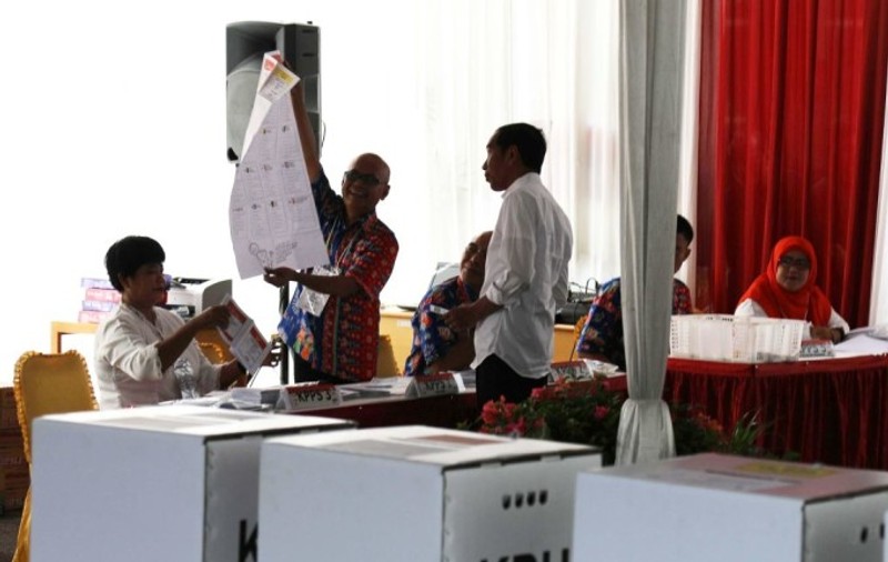 270 de oameni au murit în timp ce numărau voturile, în Indonezia. A fost cel mai mare scrutin din lume organizat într-o singură zi