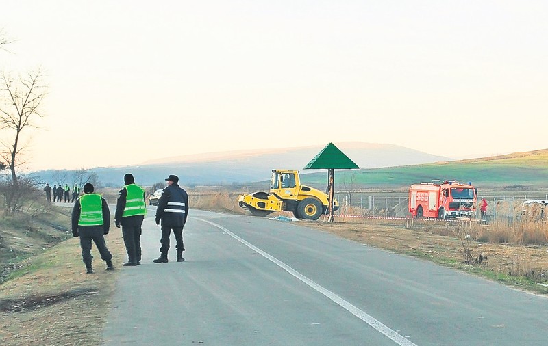Localitatea vasluiană Pungeşti este păzită ca pe timp de război: «Ne urmăresc jandarmii şi când mergem la WC»