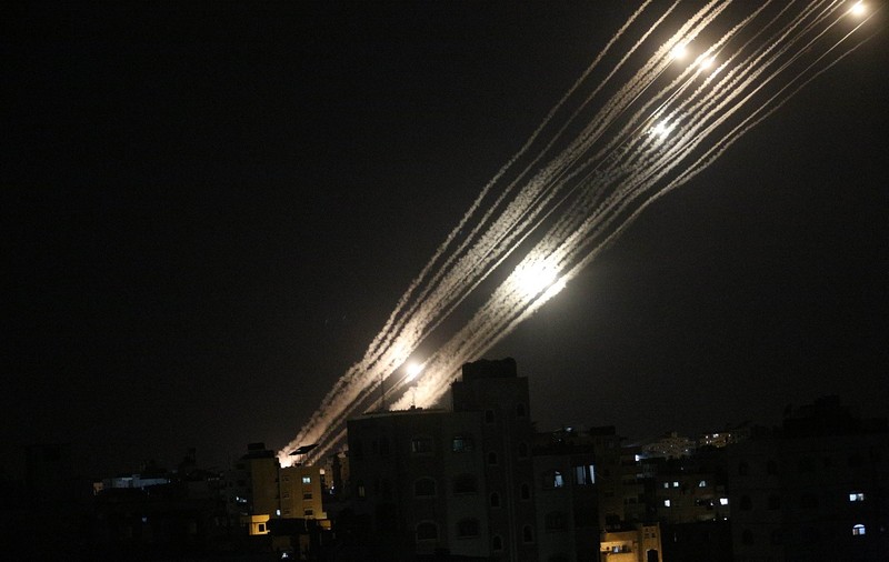 Imagini înspăimântătoare: 200 de rachete au fost trase simultan din Fâșia Gaza, spre Israel