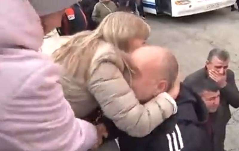Primele imagini cu mobilizarea forțată din Rusia. În Siberia, bărbații și-au luat rămas bun în lacrimi de la familii