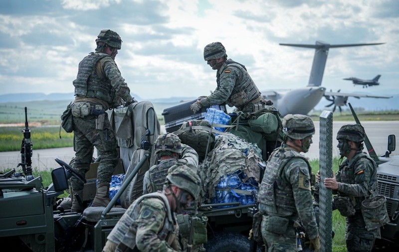 Câți oameni poate să mobilizeze rapid NATO în cazul unei amenințări ruse. Precizările unui oficial din cadrul alianței