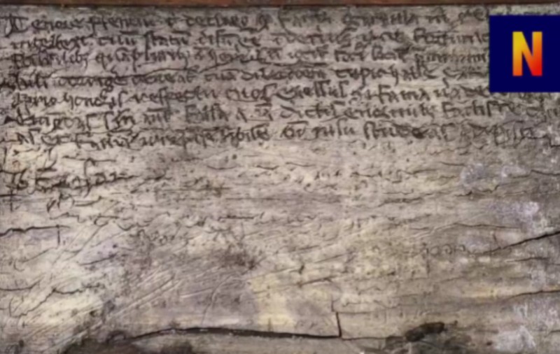 Comoara descoperită de arheologi într-o toaletă medievală, în vestul Germaniei: Un caiet vechi de aproximativ 800 de ani cu informații valoroase