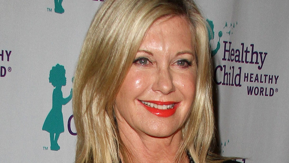 Olivia Newton-John, diagnosticată cu cancer a treia oară. Se tratează cu cannabis | FOTO