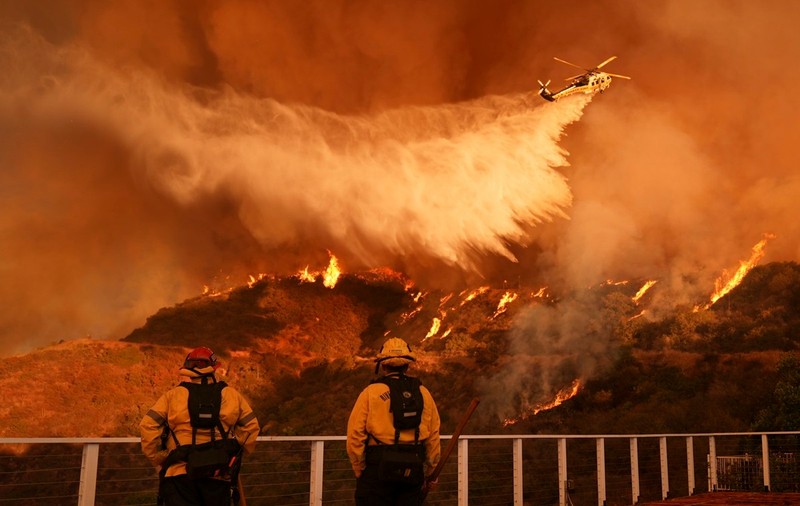 Principalul suspect în cazul incendiilor din California este o companie care ar fi ignorat avertismentele