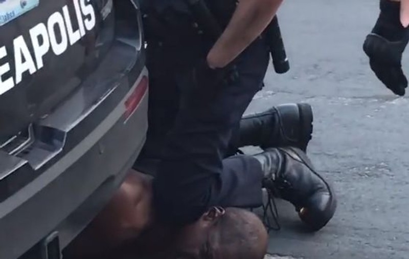 Un dispecer de poliție care urmărea în direct arestarea lui George Floyd a intrat în panică. A sunat imediat un superior